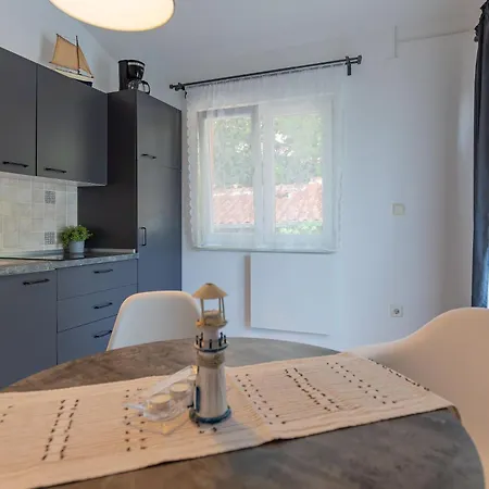 Candela, No 3 Starigrad Paklenica