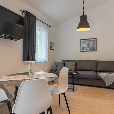 Candela, No 3 * Starigrad Paklenica