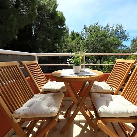 Candela, No 3 Apartament *