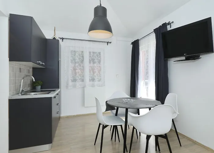 Candela, No 3 Apartament *