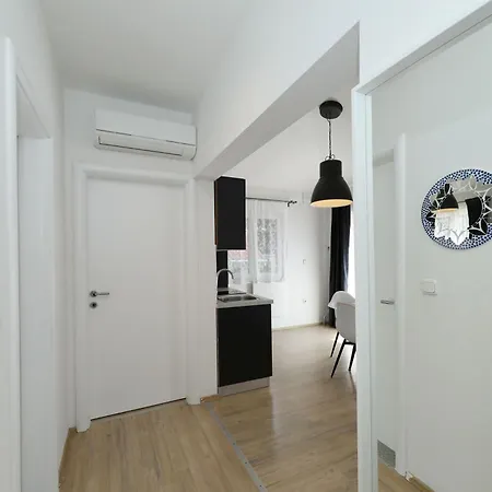 Candela, No 3 Apartment *