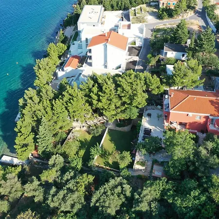 Apartman Candela, No 3 *