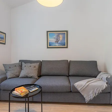 Candela, No 3 Apartman *